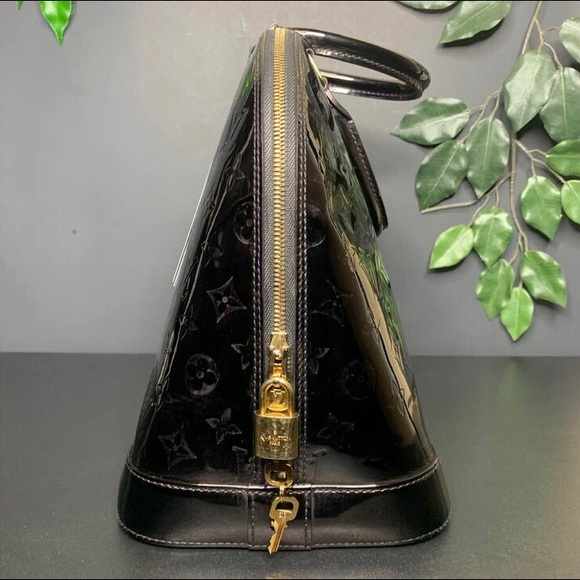 🔴SOLD🔴LOUIS VUITTON • VERNIS ALMA BAG - Picture 5 of 10